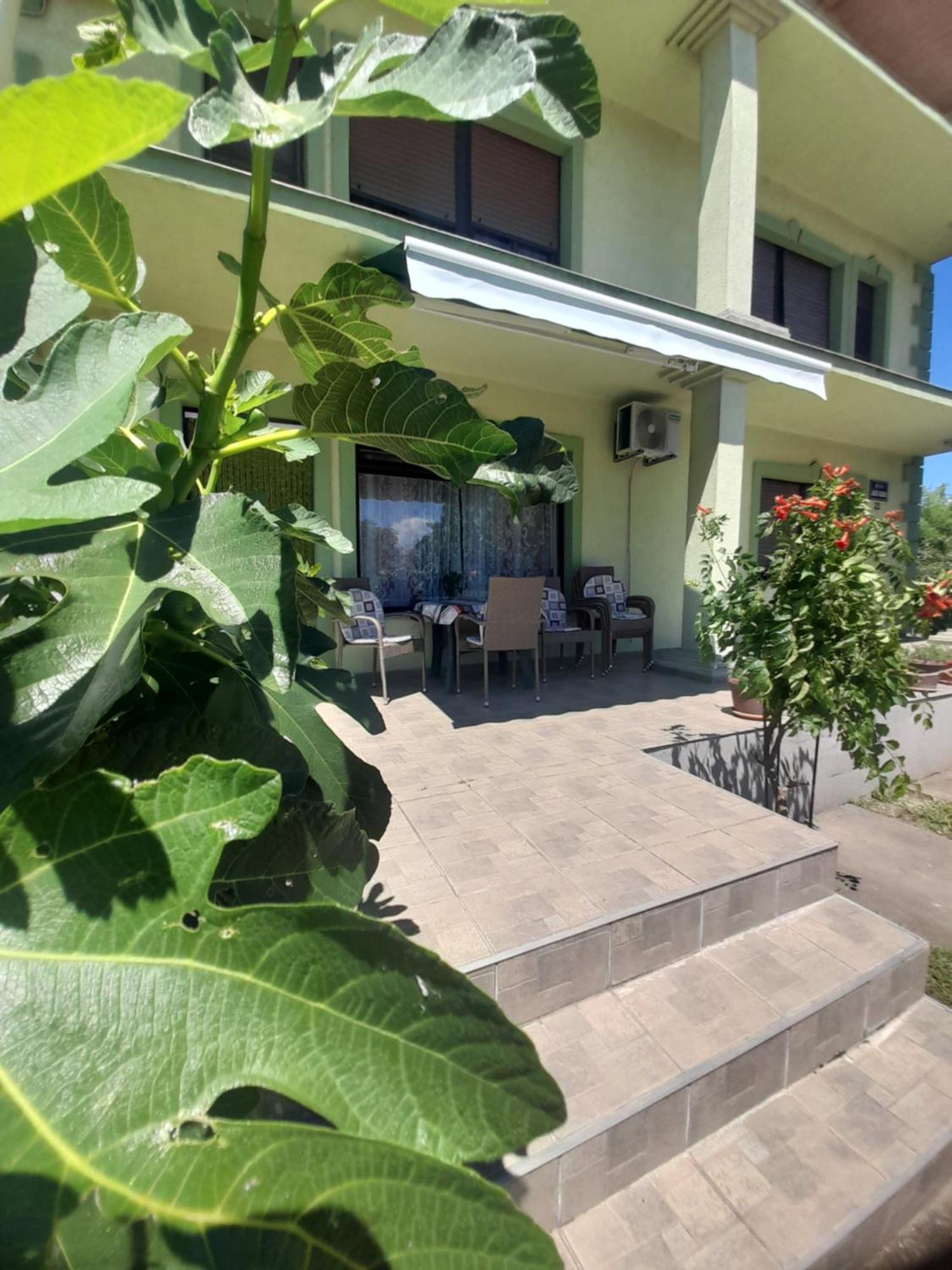 Apartment Kolonija Slavonski Brod Exteriör bild